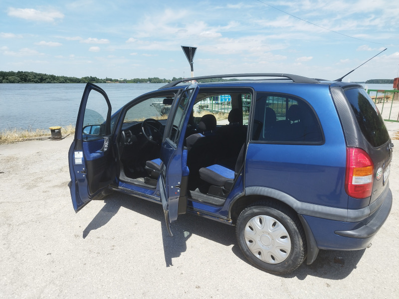 Opel Zafira 1.6, снимка 13 - Автомобили и джипове - 46418436