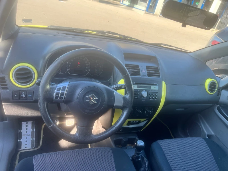 Suzuki SX4, снимка 8 - Автомобили и джипове - 47469549