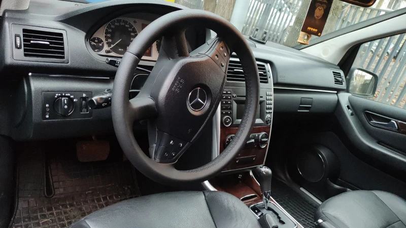 Mercedes-Benz B 180 1.9 CDI, снимка 6 - Автомобили и джипове - 48293819