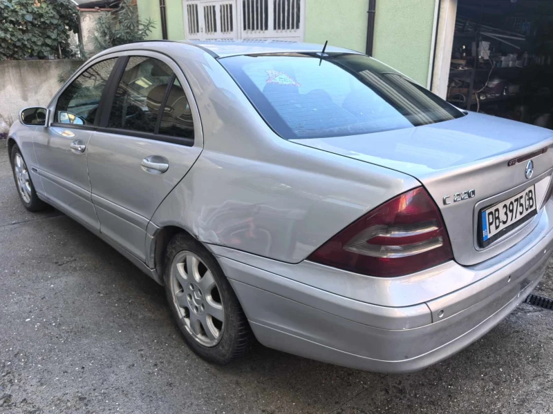 Mercedes-Benz C 220 CDI, снимка 2 - Автомобили и джипове - 48368820