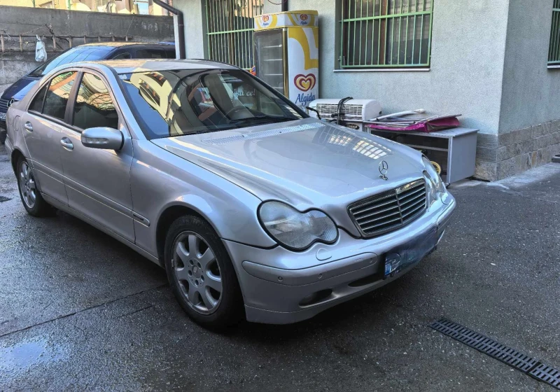 Mercedes-Benz C 220 CDI, снимка 1 - Автомобили и джипове - 48368820