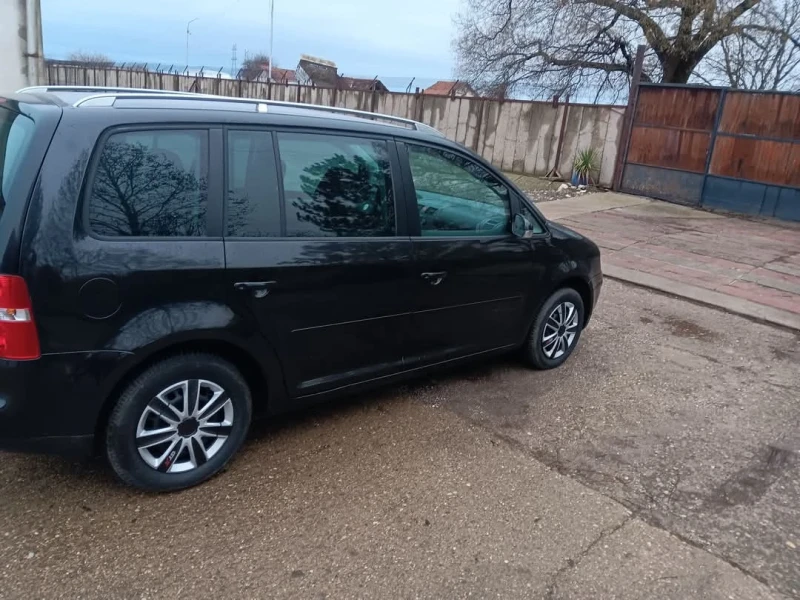 VW Touran 1.9, снимка 3 - Автомобили и джипове - 49126537