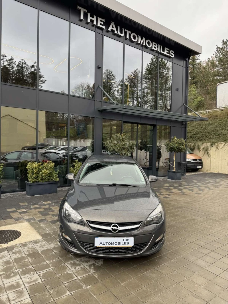 Opel Astra, снимка 1 - Автомобили и джипове - 49528797