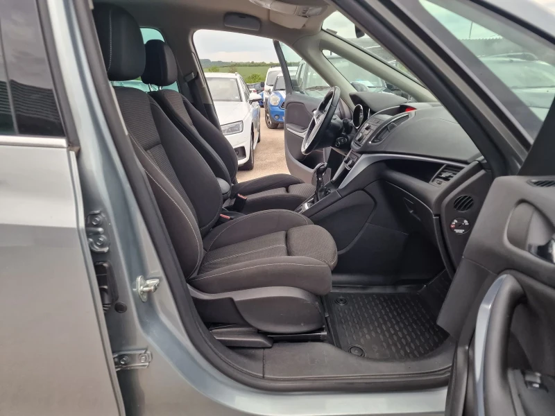 Opel Zafira 1.4T 7 МЕСТА -10%, снимка 11 - Автомобили и джипове - 50352827