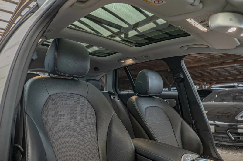 Mercedes-Benz C 250 CDI/BlueTEC/4MATIC/AMG/7G/Панорама, снимка 9 - Автомобили и джипове - 51279222