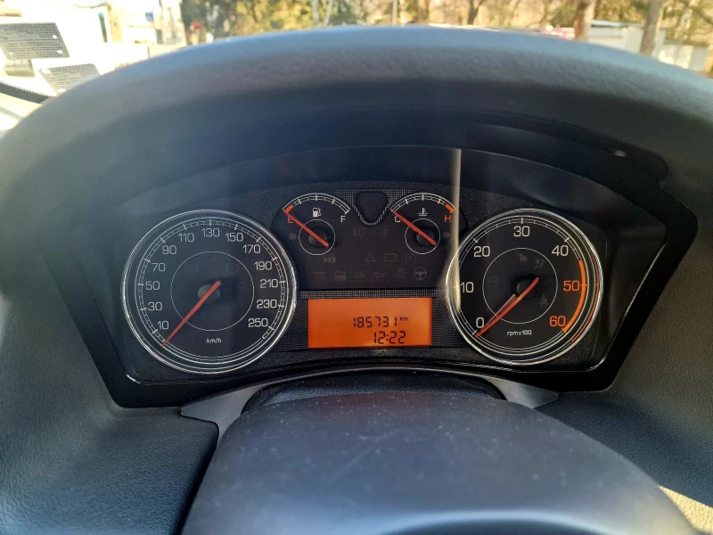 Fiat Croma 1.9 JTD 150 к.с. (БАРТЕР), снимка 8 - Автомобили и джипове - 53000366