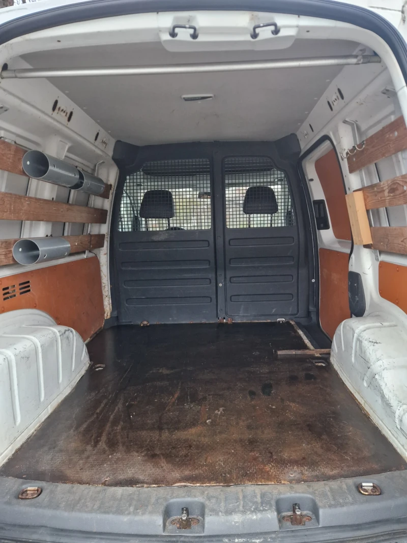 VW Caddy 1.6 TDI, снимка 12 - Автомобили и джипове - 53378778