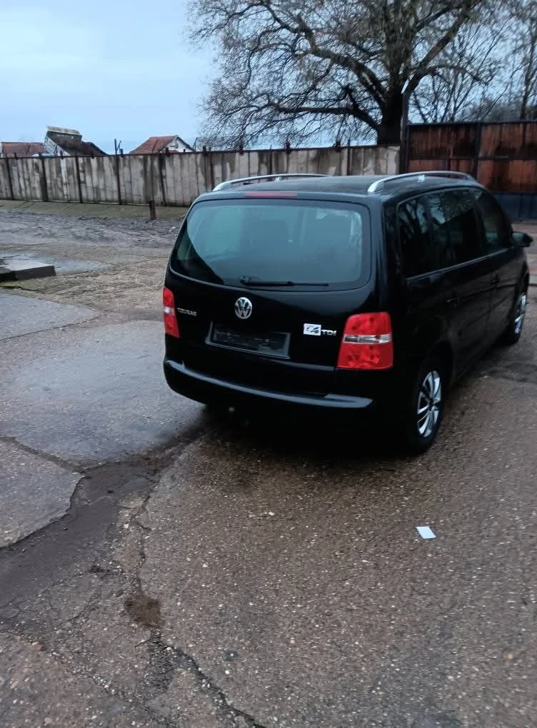 VW Touran 1.9, снимка 2 - Автомобили и джипове - 49126537