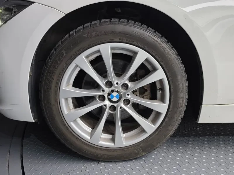 BMW 320 D xDrive, снимка 5 - Автомобили и джипове - 53508924