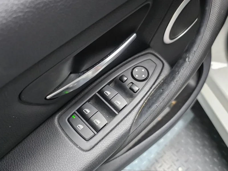 BMW 320 D xDrive, снимка 14 - Автомобили и джипове - 53508924