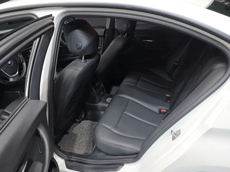 BMW 320 D xDrive, снимка 11 - Автомобили и джипове - 53508924