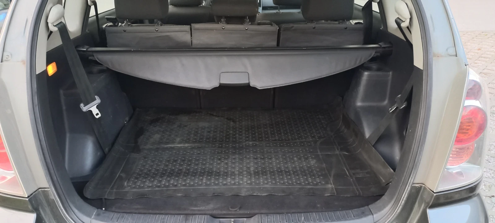 Toyota Corolla verso  - изображение 6