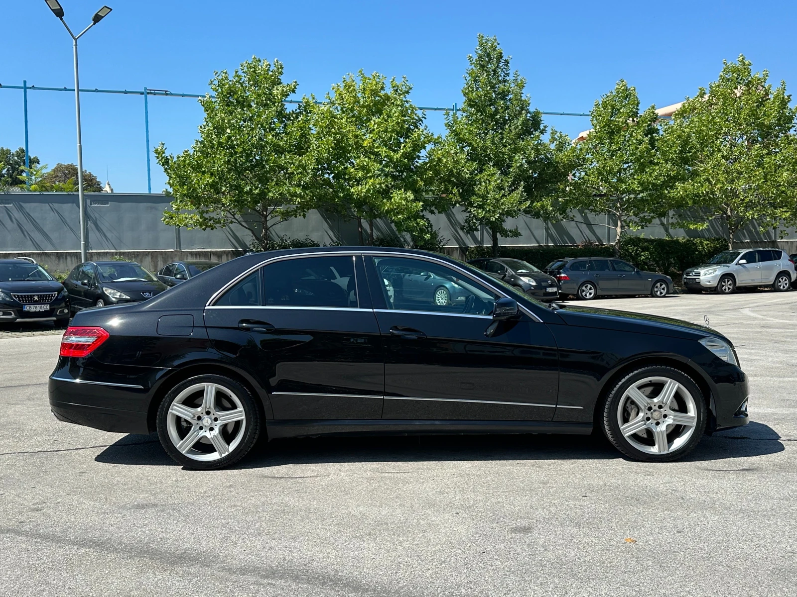 Mercedes-Benz E 500 5.5i 388 к.с. - изображение 5