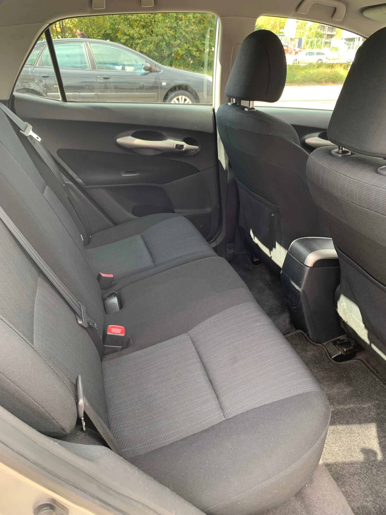 Toyota Auris 1.6, 124 к.с., Парктроник - изображение 9