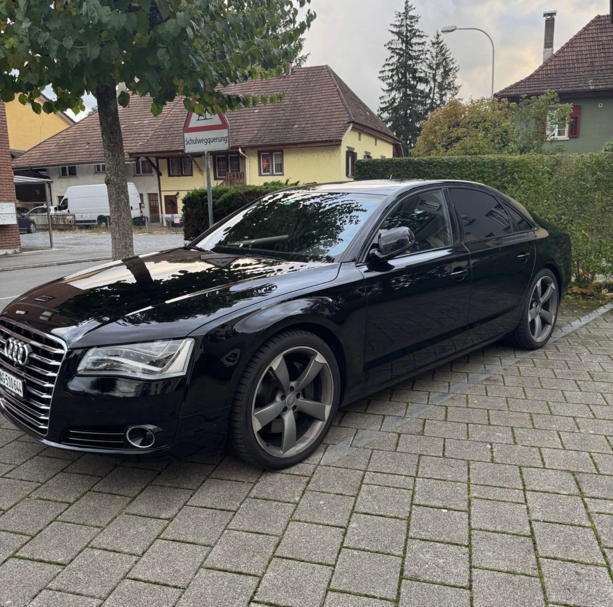 Audi A8 4.2tdi+ ШВЕЙЦАРИЯ+ Full Led КАТО НОВА, снимка 2 - Автомобили и джипове - 53404377