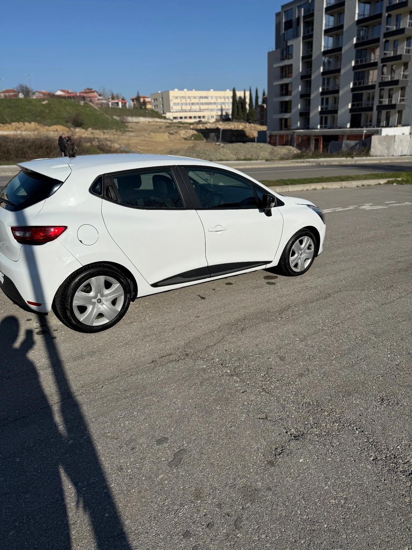 Renault Clio 1.5dci, снимка 8 - Автомобили и джипове - 53670335