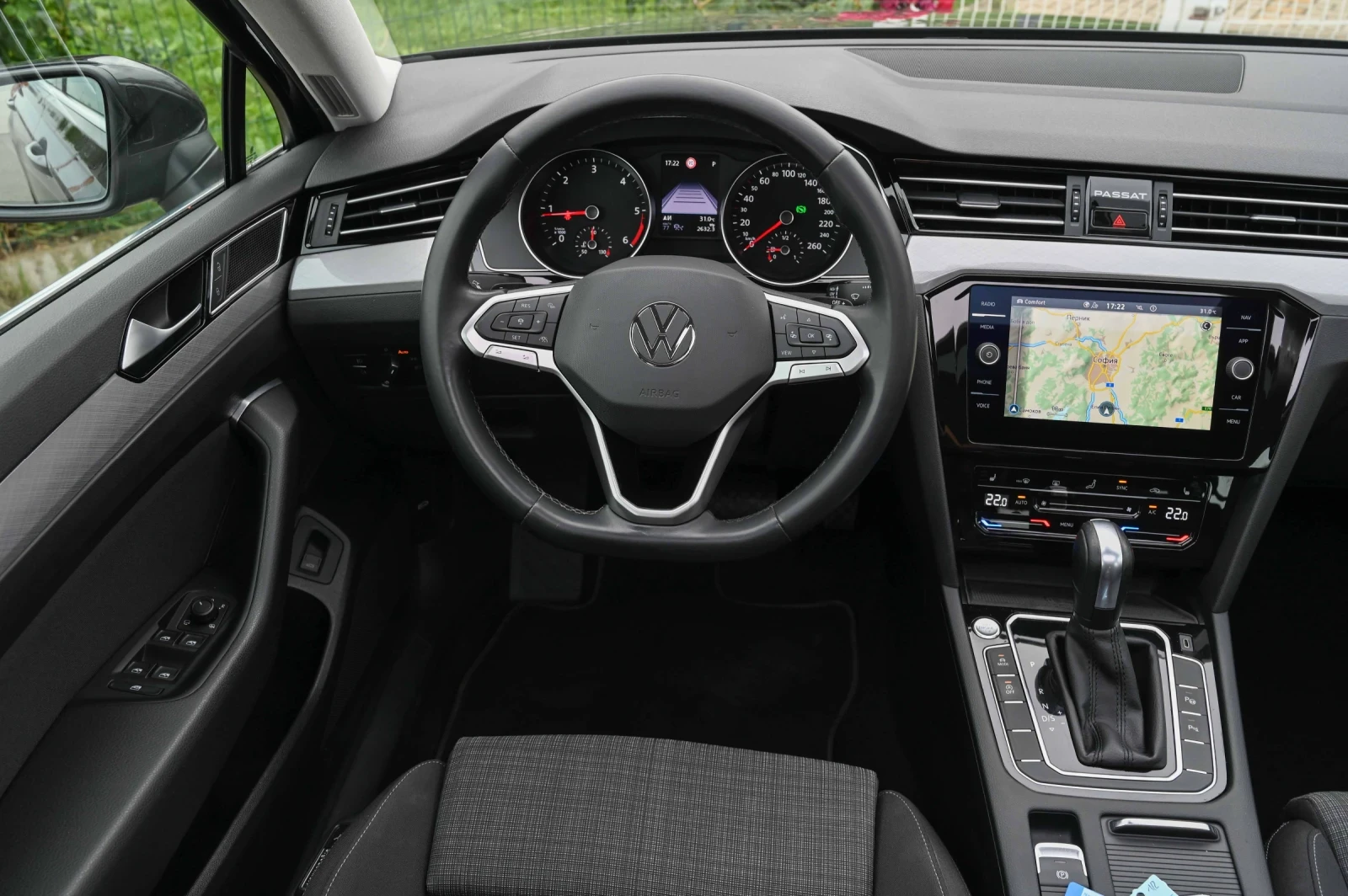 VW Passat 2.0TDI* Камера* АСС* Панорама* Германия, снимка 10 - Автомобили и джипове - 53829923