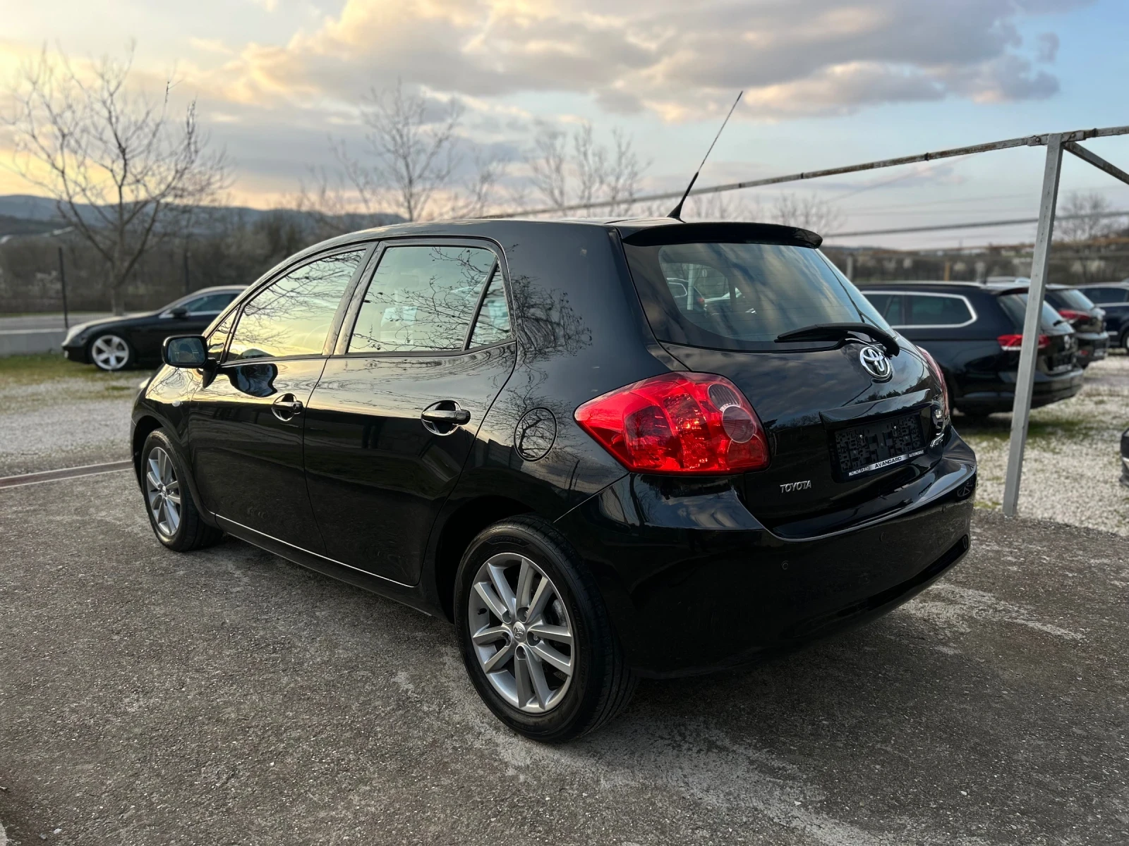 Toyota Auris 2.0 D4D | Mobile.bg � ����������� 4