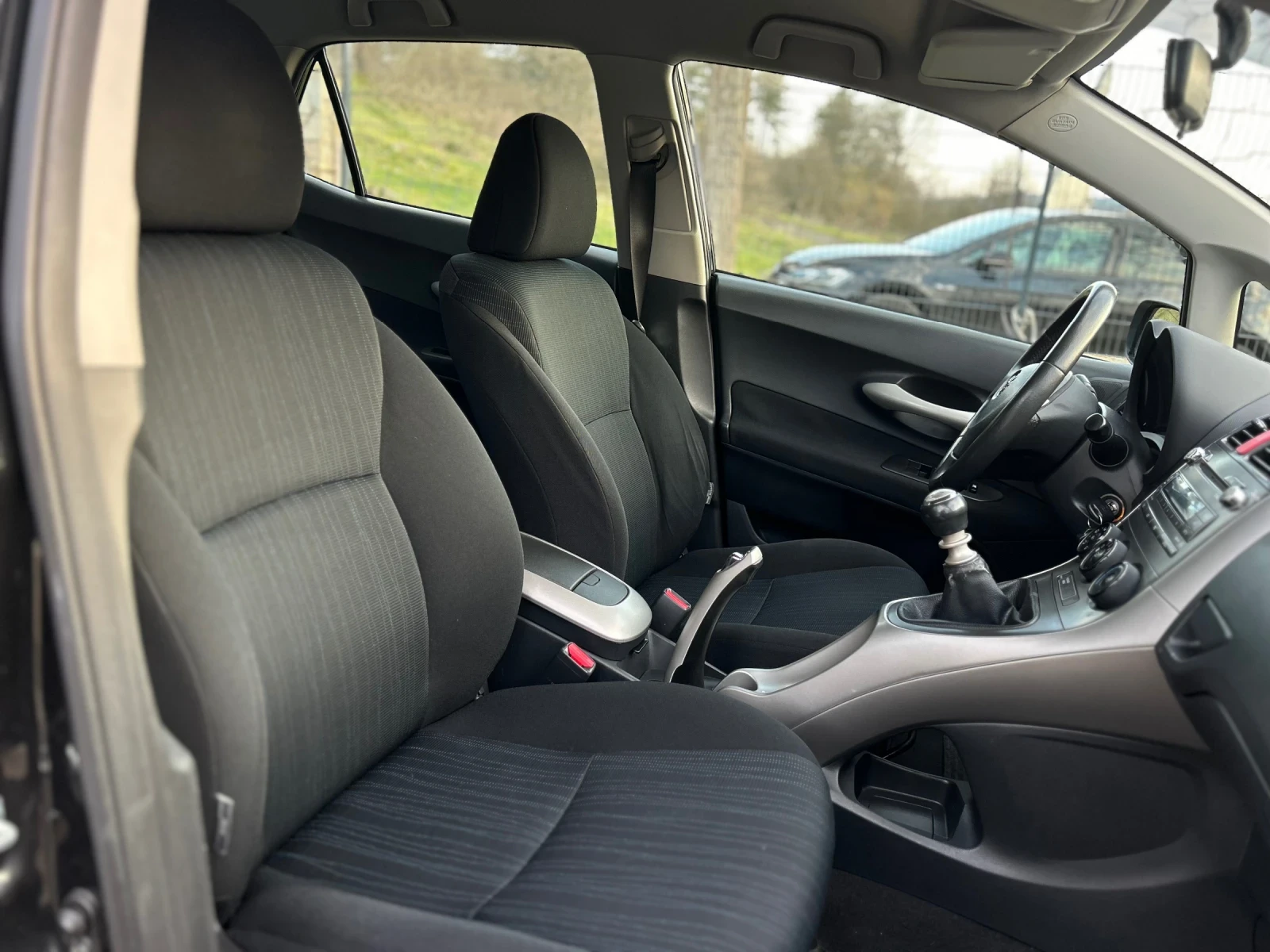 Toyota Auris 2.0 D4D | Mobile.bg � ����������� 10