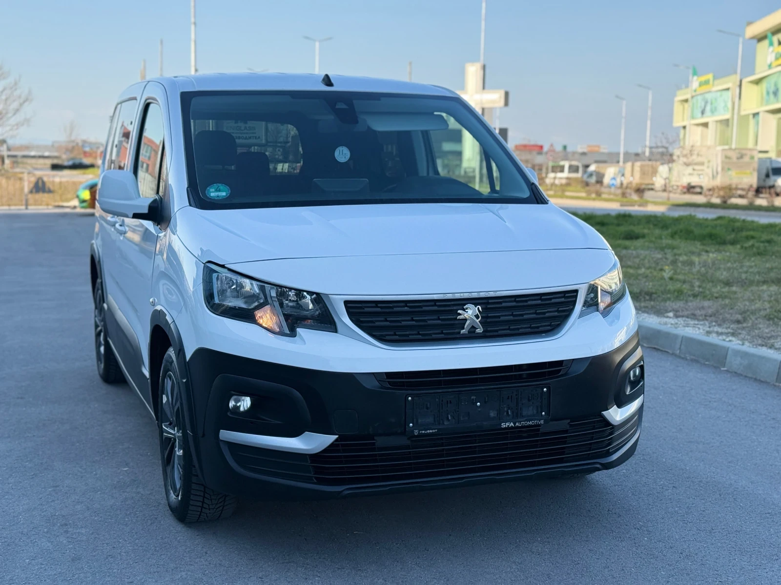 Peugeot Rifter 1.5BlueHDI* 131ps* MAXI XXL* КАТО НОВ* , снимка 2 - Автомобили и джипове - 54047069