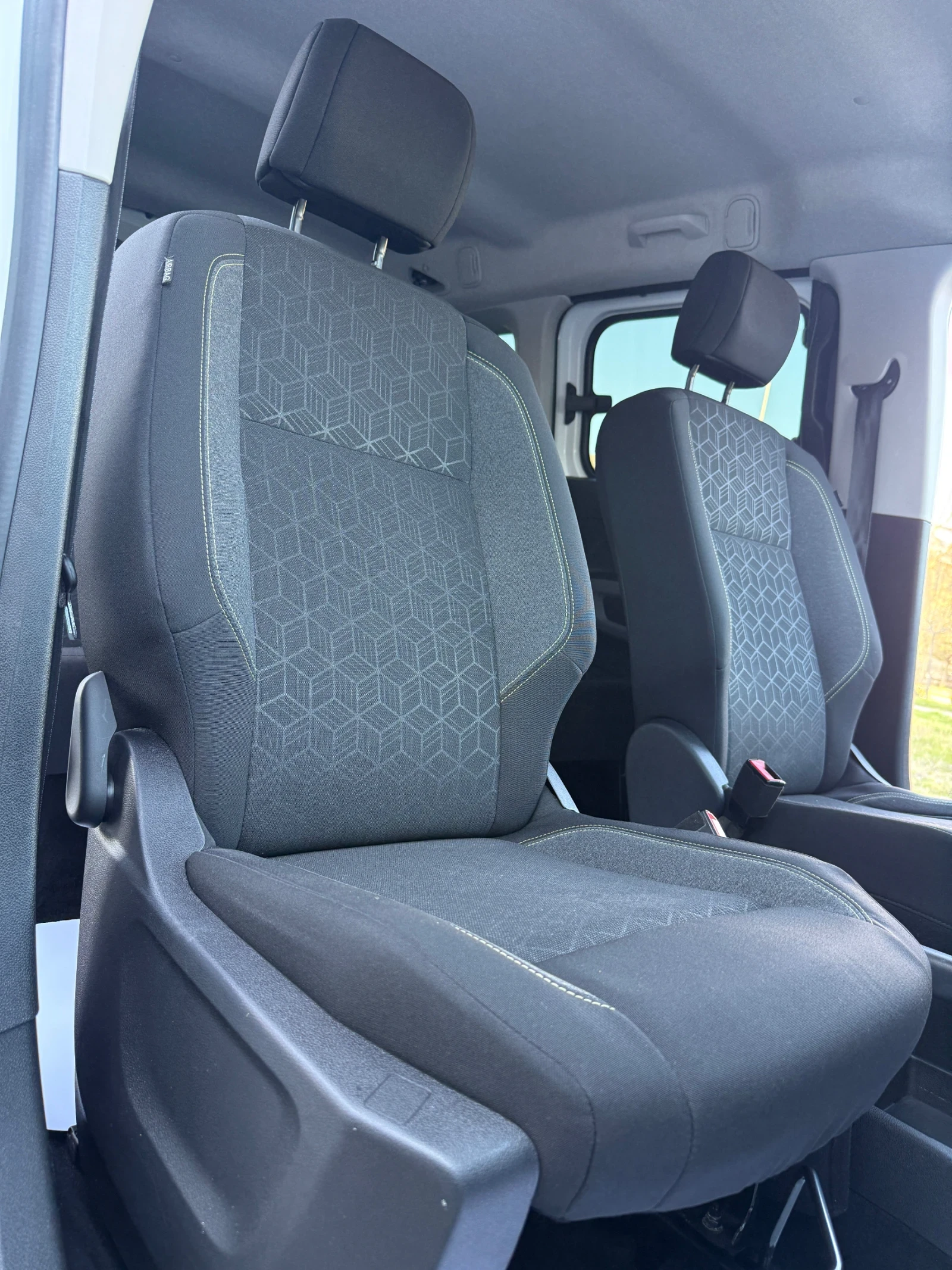 Peugeot Rifter 1.5BlueHDI* 131ps* MAXI XXL* КАТО НОВ* , снимка 10 - Автомобили и джипове - 54047069