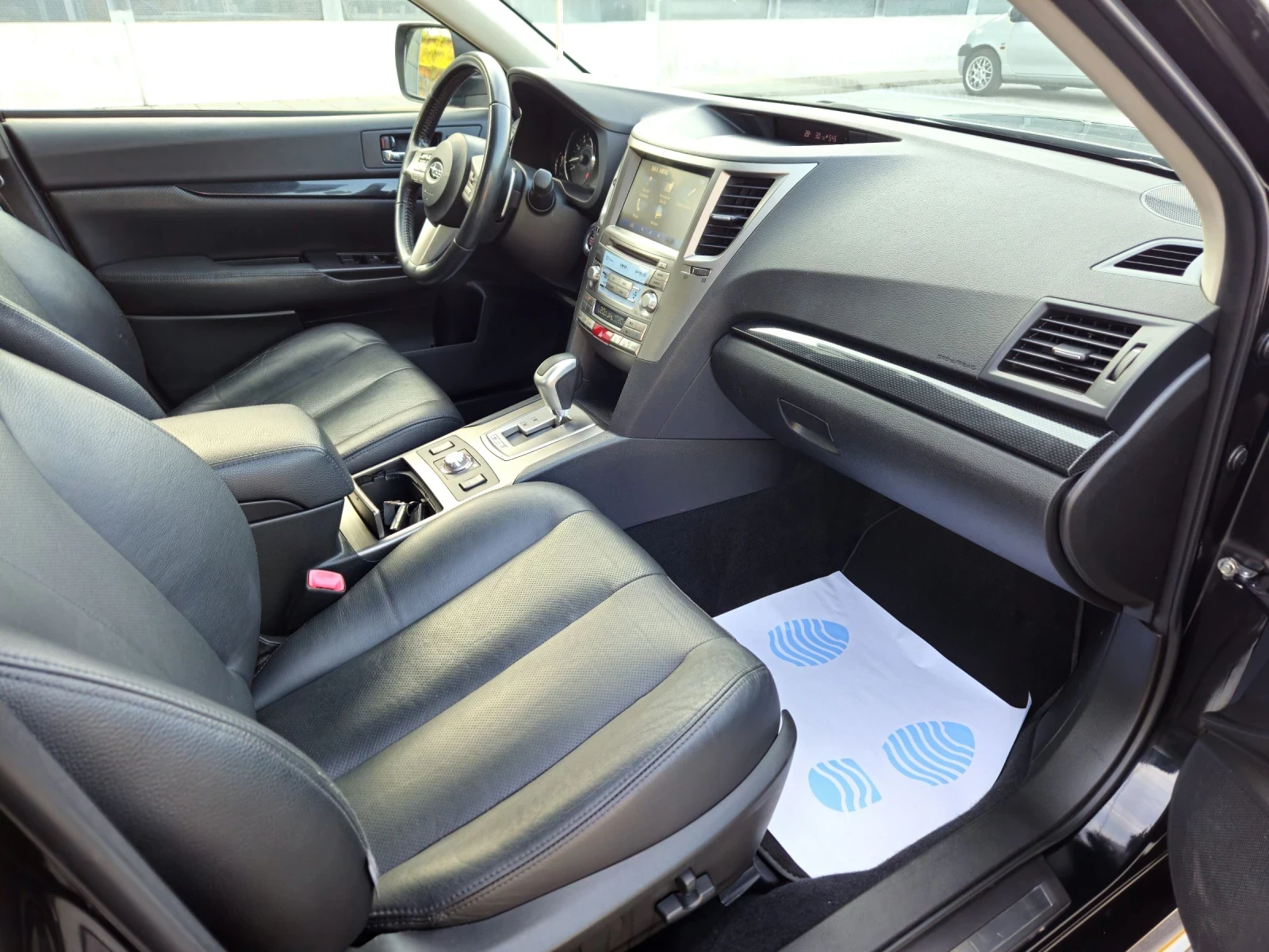 Subaru Legacy 2.5 GT седан, снимка 11 - Автомобили и джипове - 54804688
