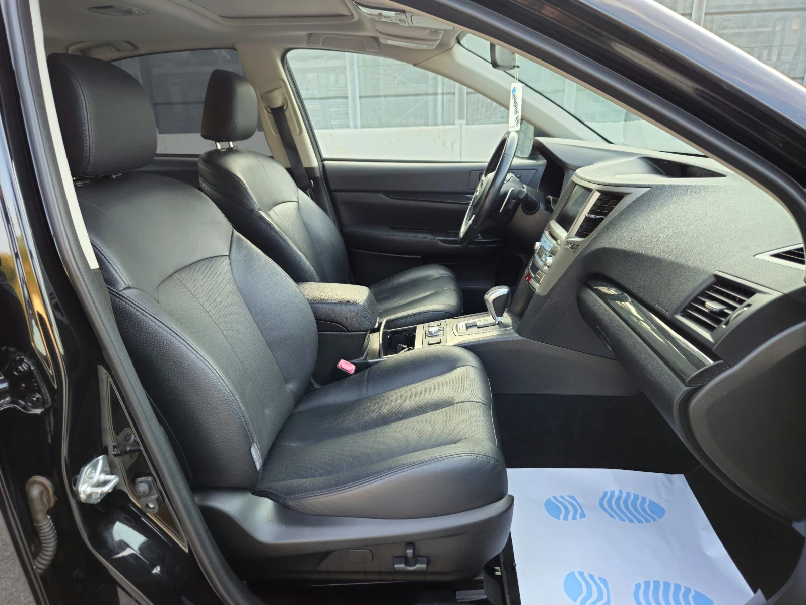 Subaru Legacy 2.5 GT седан, снимка 12 - Автомобили и джипове - 54804688