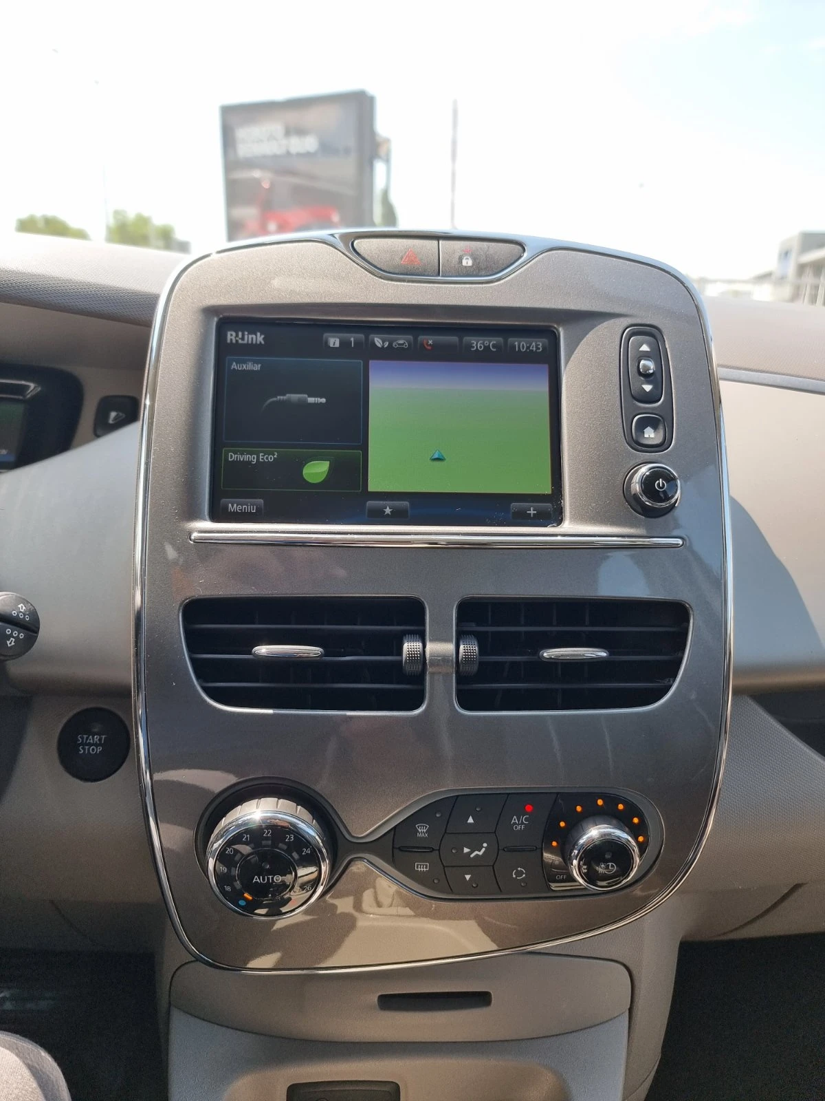 Renault Zoe INTENS 41kWh, снимка 15 - Автомобили и джипове - 55260021