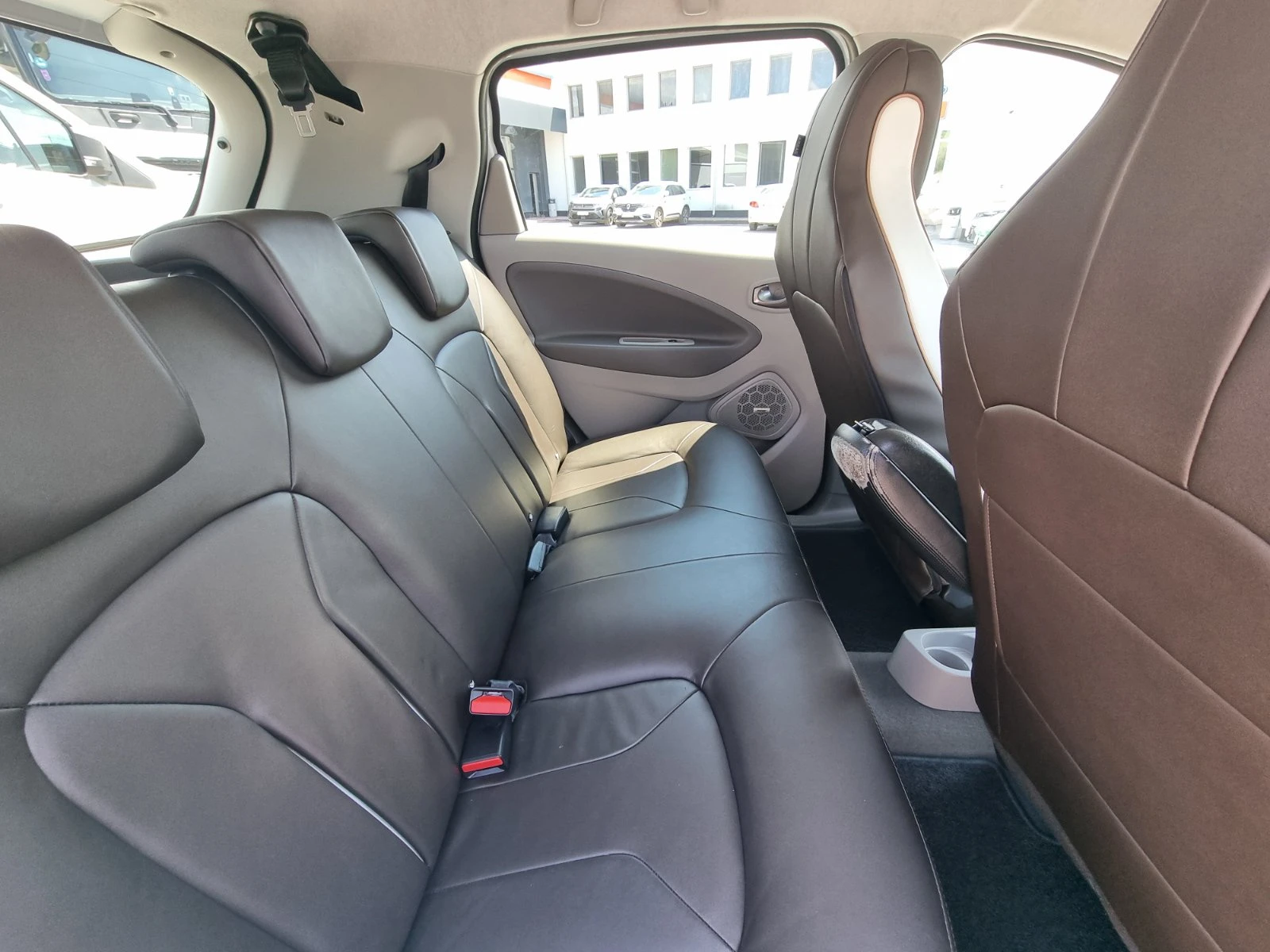 Renault Zoe INTENS 41kWh, снимка 14 - Автомобили и джипове - 55260021