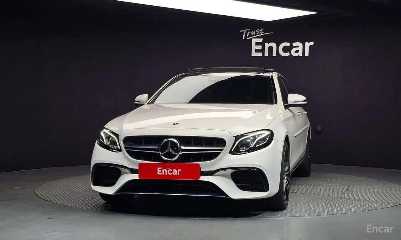 Mercedes-Benz E 300 * 63 PACK* 4MATIC Avnatgarde * ОПЦИЯ ЗА ФИНАНСИРАН, снимка 3 - Автомобили и джипове - 55570012