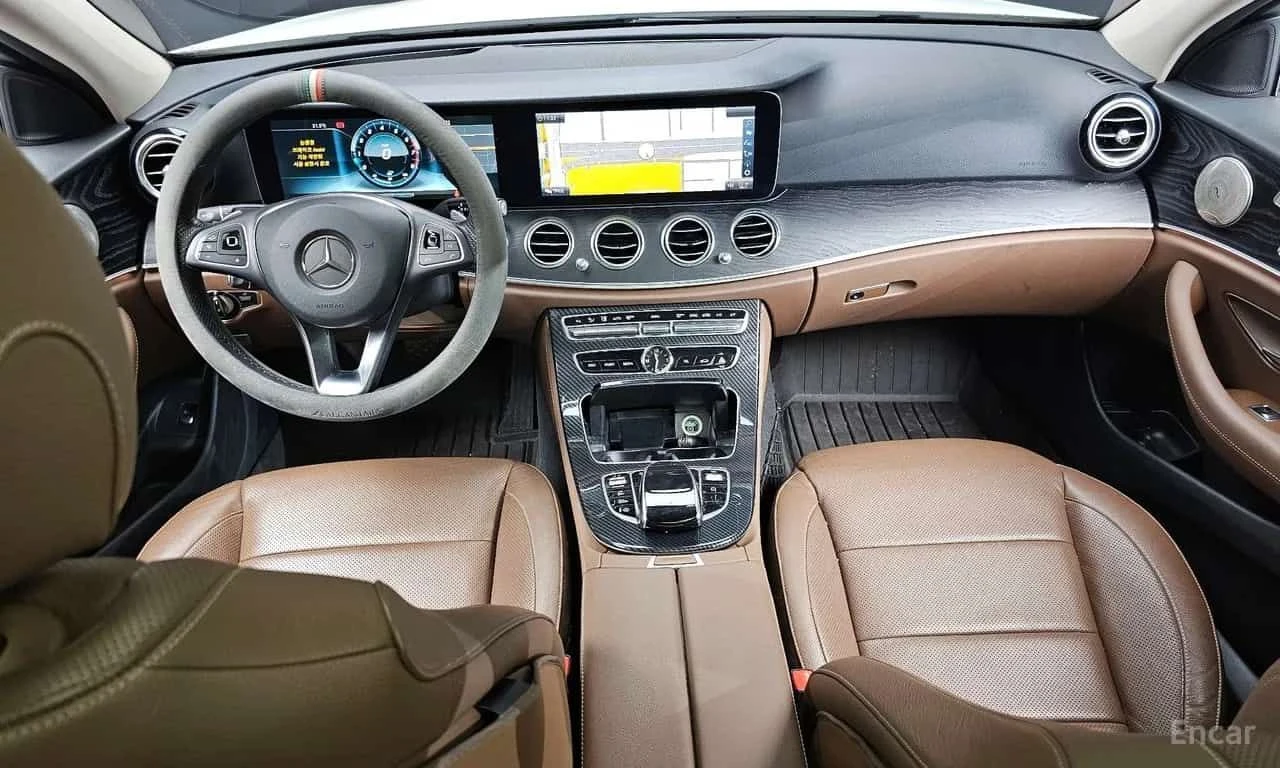 Mercedes-Benz E 300 * 63 PACK* 4MATIC Avnatgarde * ОПЦИЯ ЗА ФИНАНСИРАН, снимка 7 - Автомобили и джипове - 55570012