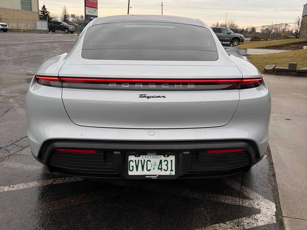 Porsche Taycan * RWD * CARFAX * ОПЦИЯ ЗА ФИНАНСИРАНЕ, снимка 4 - Автомобили и джипове - 55591769