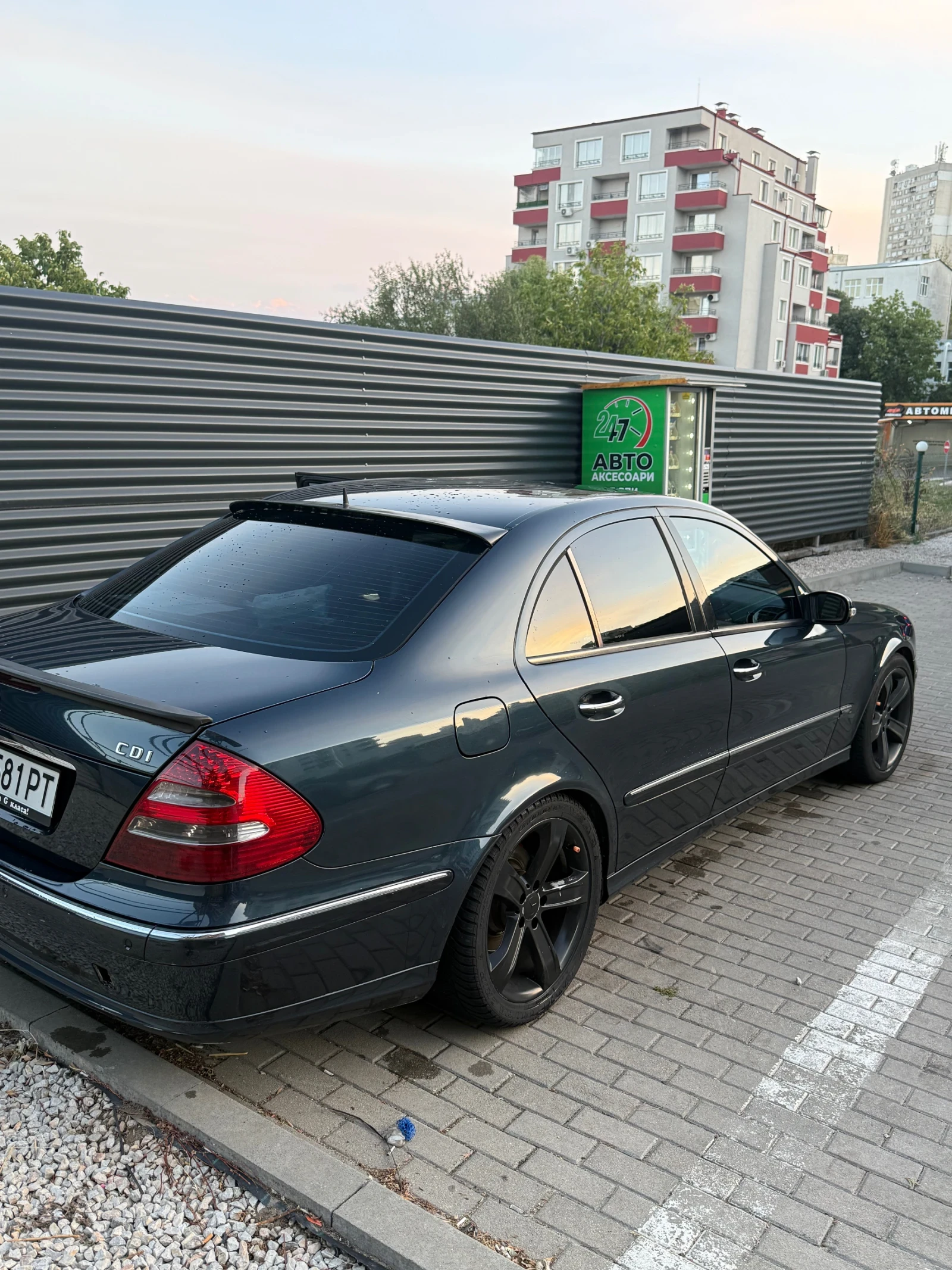 Mercedes-Benz E 320