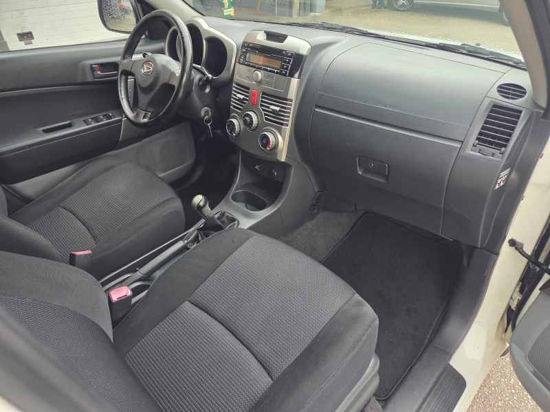 Daihatsu Terios 1.5i-4x4-Gaz.Inj. , снимка 14 - Автомобили и джипове - 52494096