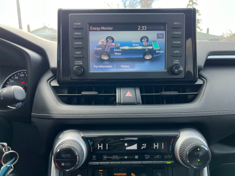 Toyota Rav4 Hybrid LE AWD, снимка 9 - Автомобили и джипове - 53167658