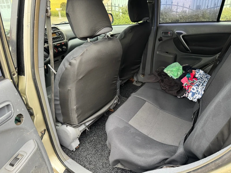 Toyota Rav4 2.0 VVTI, снимка 8 - Автомобили и джипове - 53295905