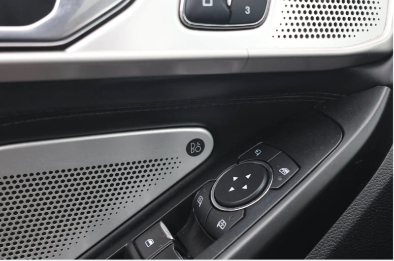 Ford Explorer 3.0* ECO* BOOST* PLATINUM* BANG* OLUFSEN* ОБДУХВАН, снимка 11 - Автомобили и джипове - 53362133