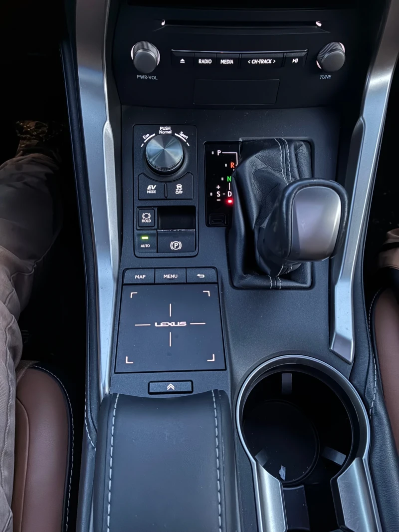 Lexus NX 300h LEXUS NX300H PANORAMA 4x4, снимка 3 - Автомобили и джипове - 53585467