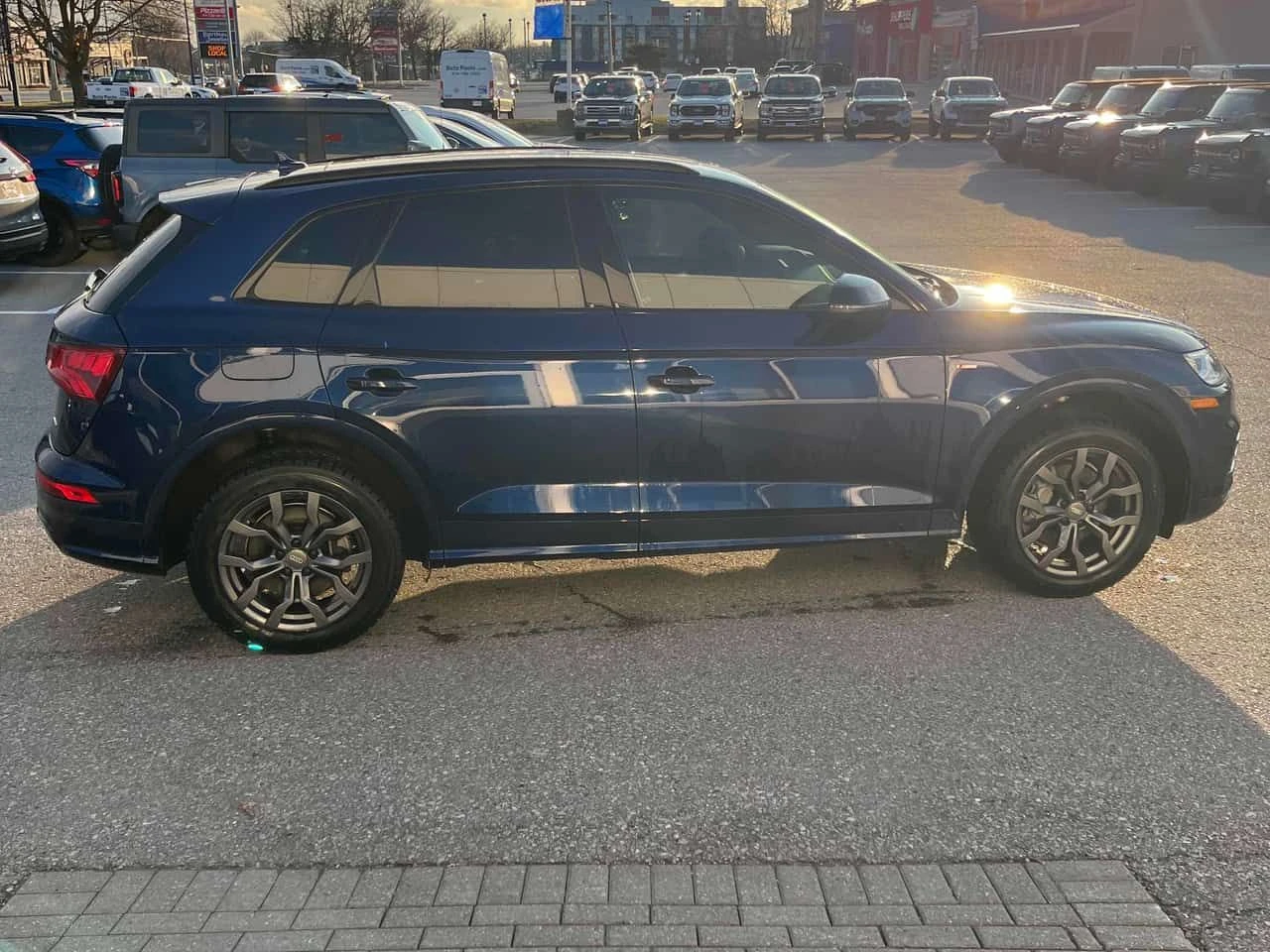 Audi Q5 * Progressiv * S-LINE * КАМЕРА * PANO * ПОДГРЕВ, снимка 3 - Автомобили и джипове - 54117073