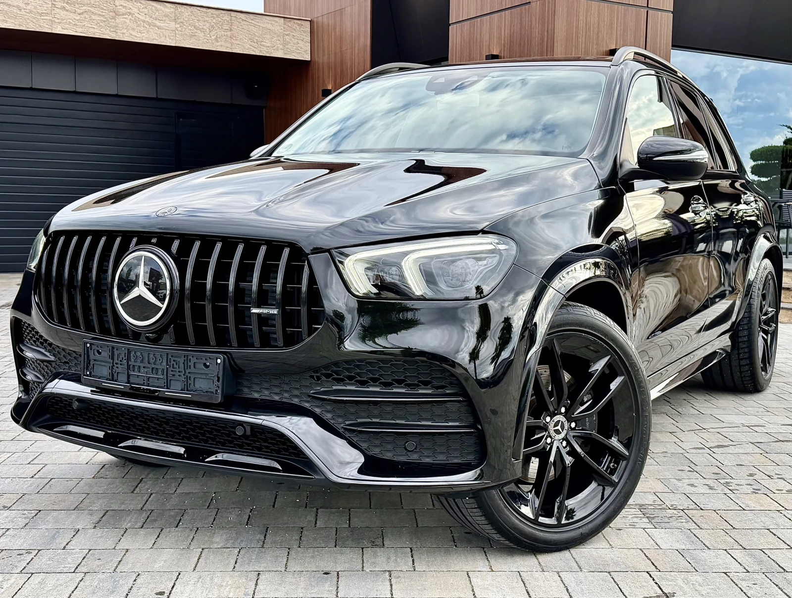Mercedes-Benz GLE 400 AMG * VAKUM* OBDUH* PANO* DISTR* KeyLess* BURM* Bl