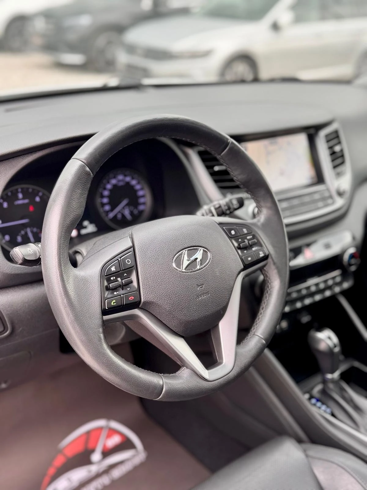 Hyundai Tucson 2.0CRDI::STYLE::4X4, снимка 9 - Автомобили и джипове - 55421845