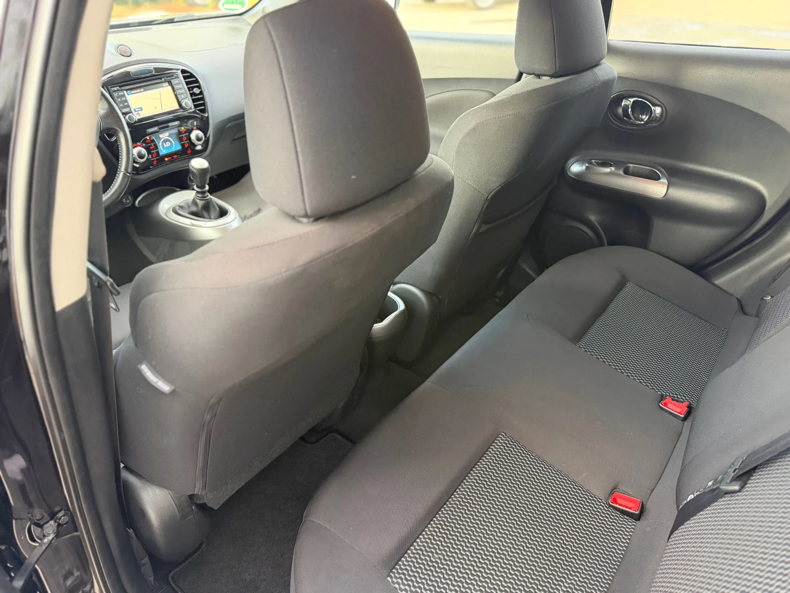 Nissan Juke 1.5DCI Black Line* Navi* Пълна сервизна история* , снимка 9 - Автомобили и джипове - 55666502