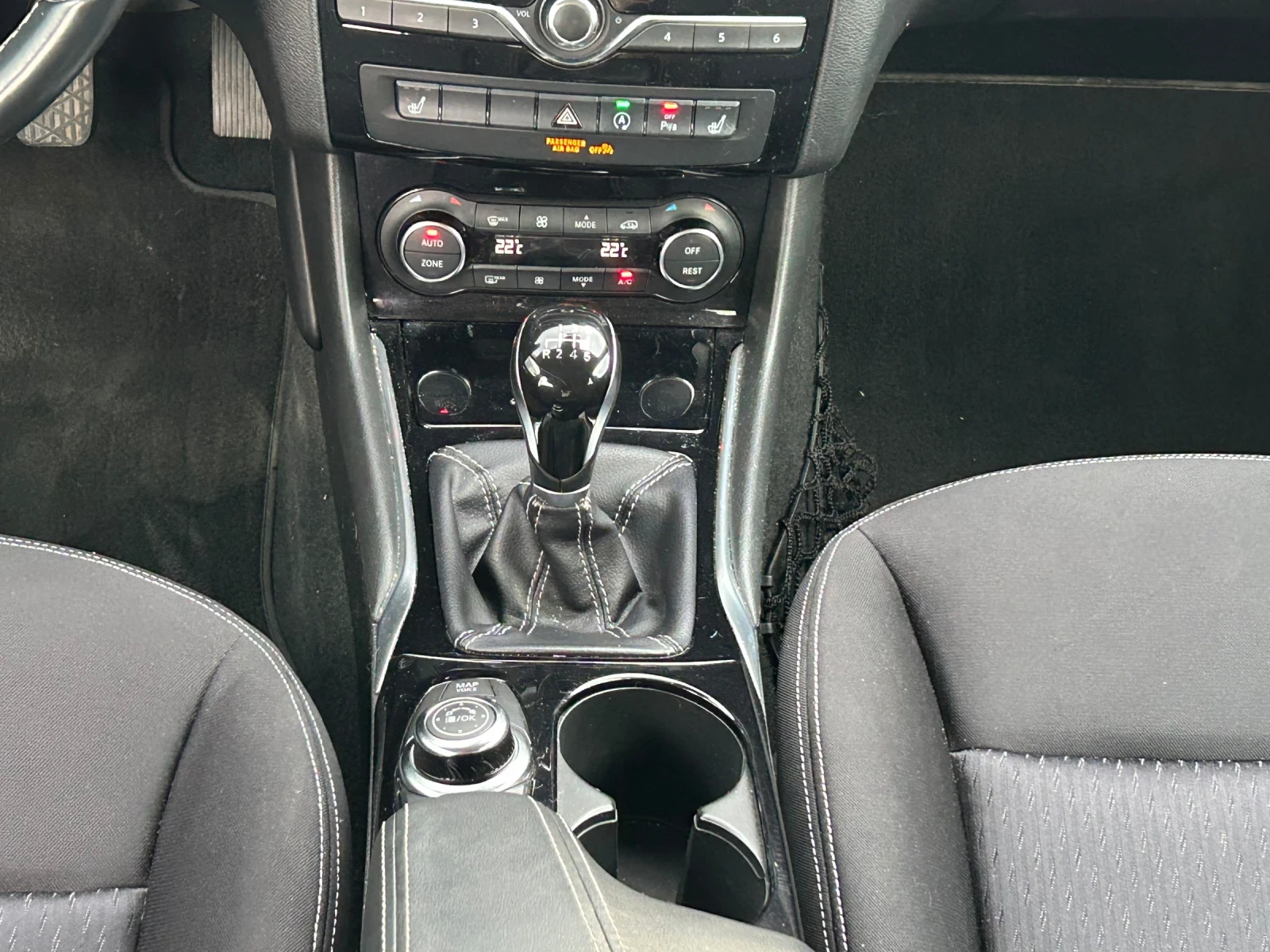 Infiniti Q30, снимка 8 - Автомобили и джипове - 56074193