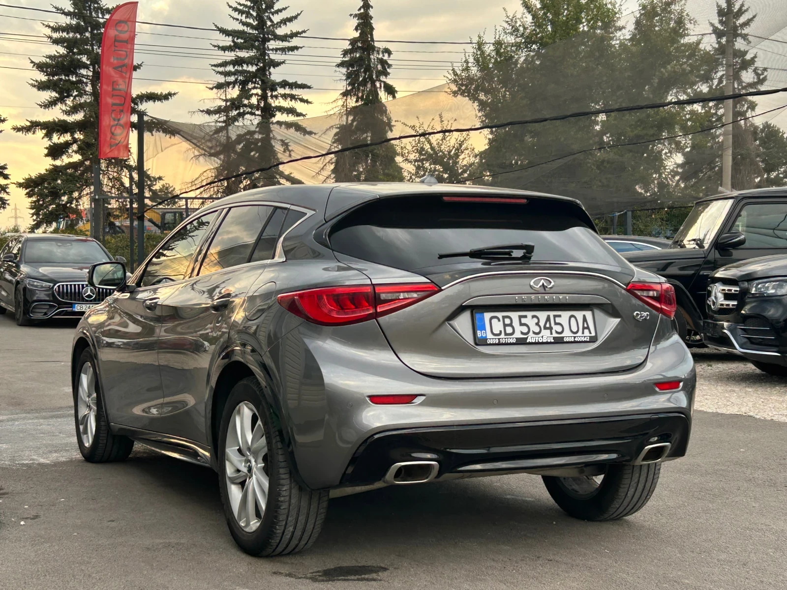 Infiniti Q30, снимка 4 - Автомобили и джипове - 56074193