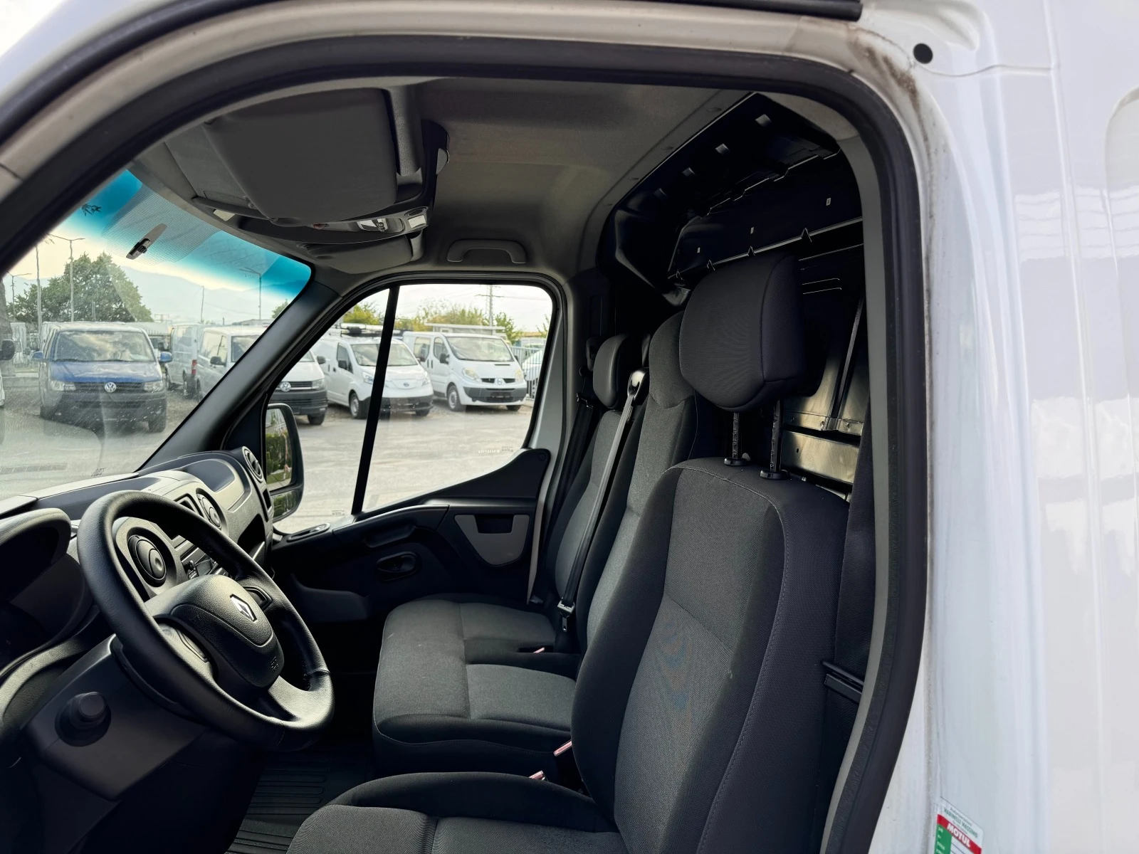 Renault Master dCI125 Клима Euro 5b - изображение 10