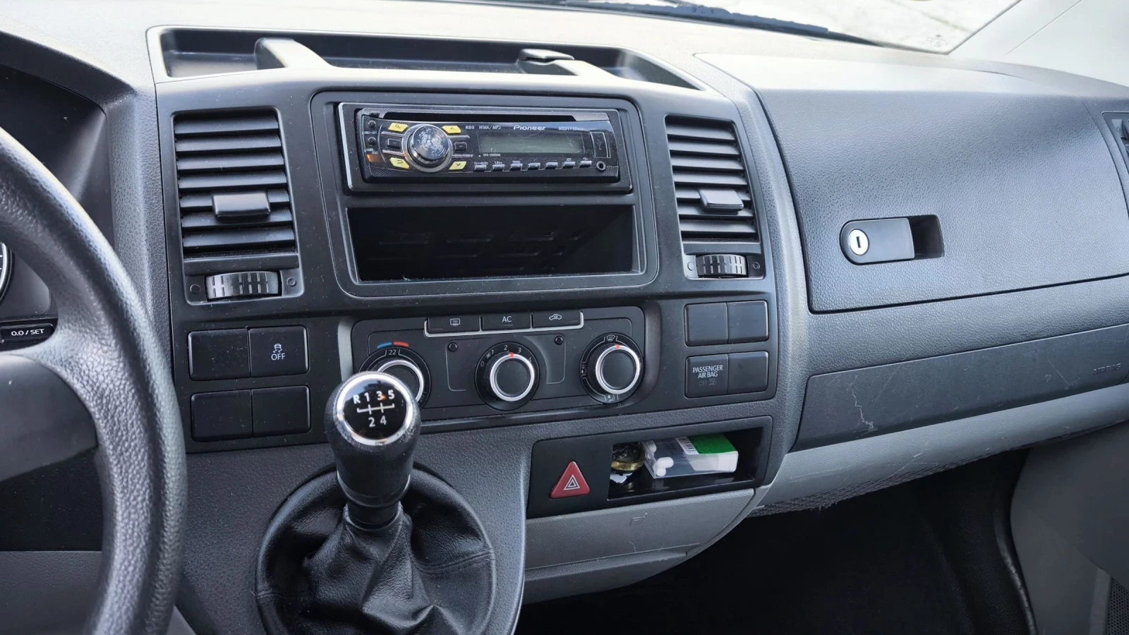 VW Transporter, снимка 13 - Бусове и автобуси - 55353272