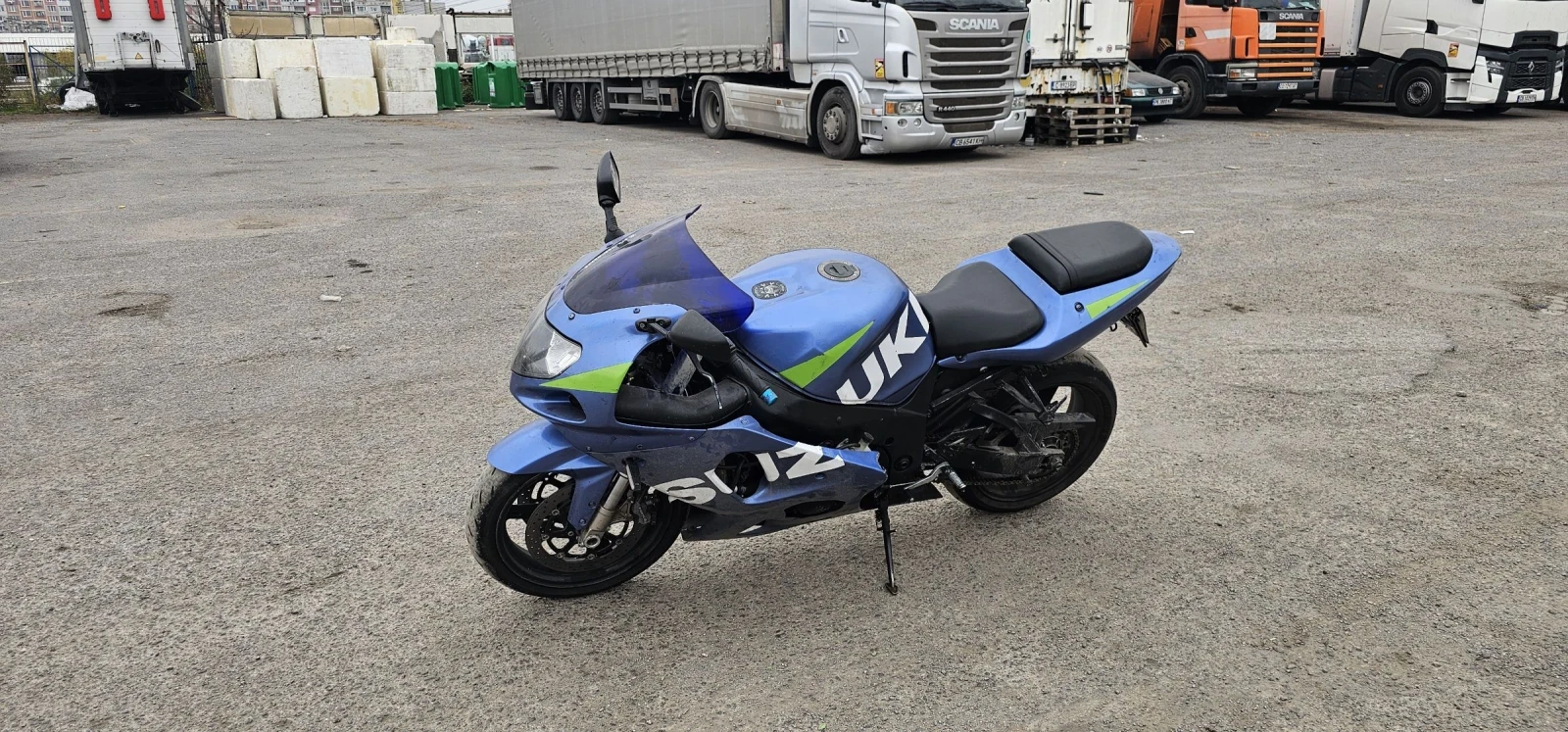 Suzuki Gsxr 750 k3 - изображение 2