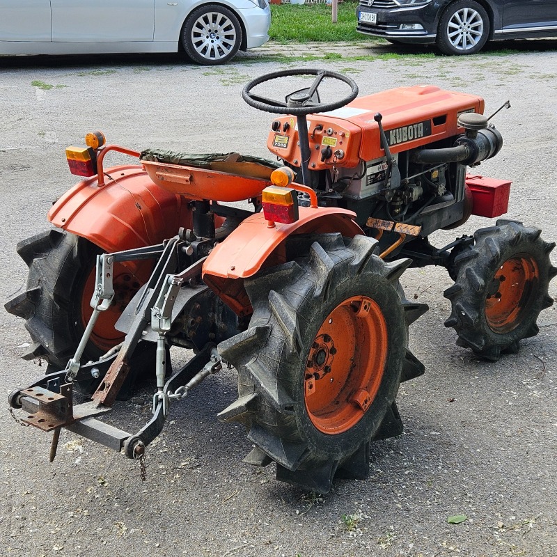 Трактор Kubota B7000, снимка 5 - Селскостопанска техника - 45559223