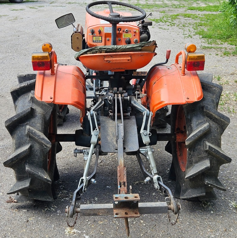 Трактор Kubota B7000, снимка 4 - Селскостопанска техника - 45559223