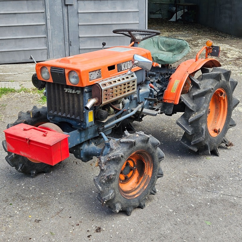 Трактор Kubota B7000, снимка 1 - Селскостопанска техника - 45559223